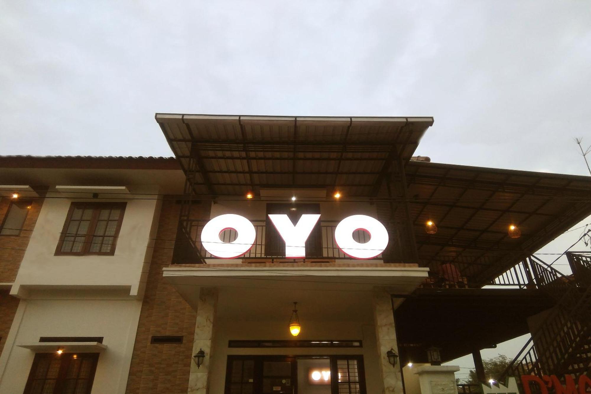 Oyo 350 D' Maktab Homestay Syariah Malang Exterior foto