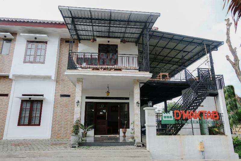 Oyo 350 D' Maktab Homestay Syariah Malang Exterior foto